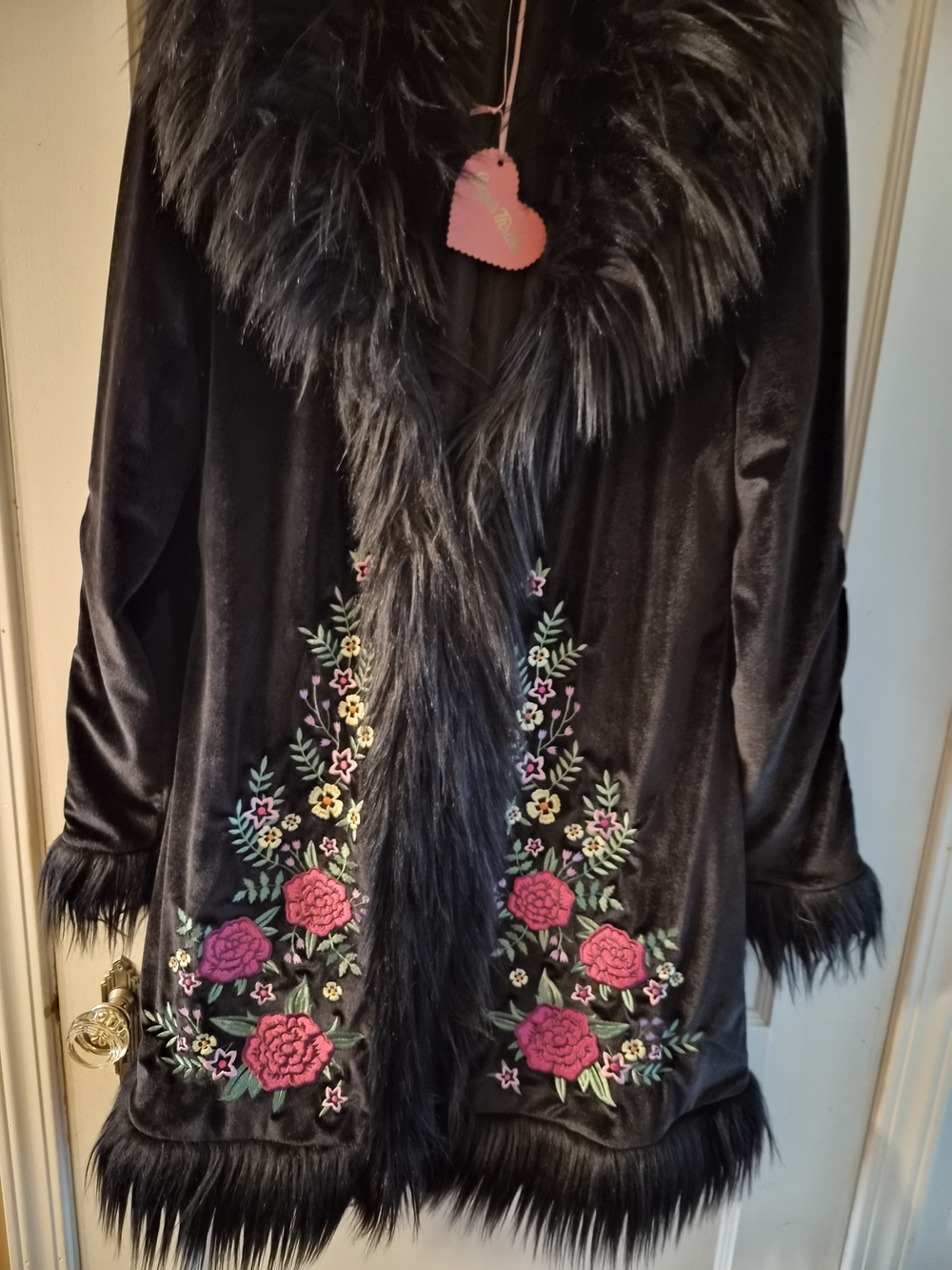 Black Velvet Floral Embroidered Faux-Fur Trim Coat - Picture 6 of 6